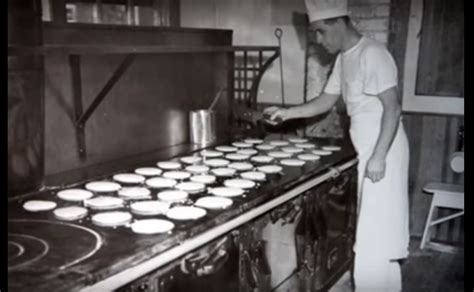 12 Rare Photos Show Oregon S Logging History Like Never Before Dining Hall Kitchen Dining Coos