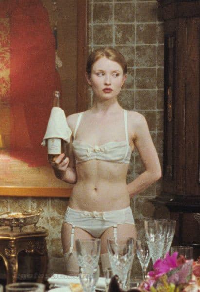 Did Emily Browning Get Plastic Surgery Plastic Surgery Feed