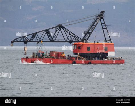Heavy Lift Crane Barge Hi Res Stock Photography And Images Alamy