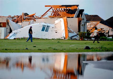 Illinois Tornadoes Photos Of The Storms Destruction Across The