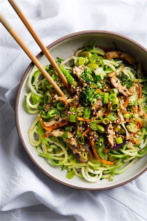 How to grate zucchini noodles. Vegan Zucchini Noodle Lo Mein (Gluten-Free Recipe ...