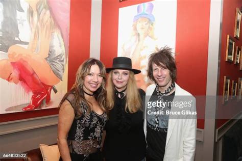 Bebe Buell Photos And Premium High Res Pictures Getty Images