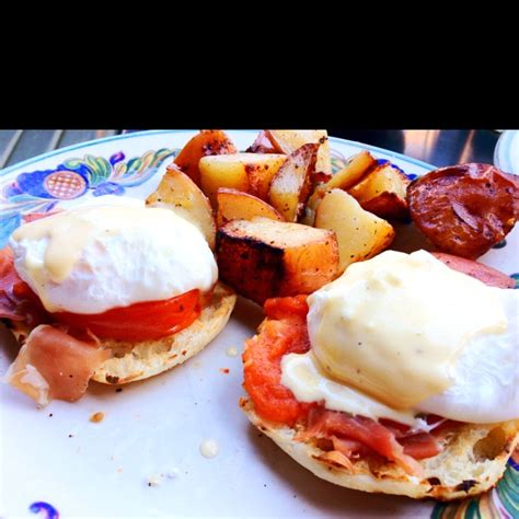 Poached Eggs On English Muffin Food Breakfast Poached Eggs