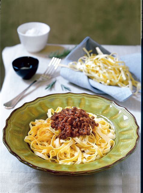 Check spelling or type a new query. Ricetta Tagliatelle con ragù di carne alla bolognese ...