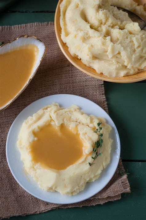 Mashed potato, mash potato, us: Vegan Mashed Potatoes with Apple Cider Gravy - Thyme & Love