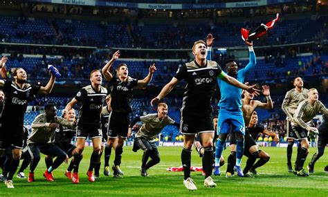 In de johan cruijff arena ontmoeten beide ploegen elkaar. "Аякс" уничтожил "Реал" на "Сантьяго Бернабеу ...