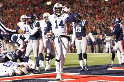 Ole Miss Wr Laquon Treadwell Breaks Leg And Fumbles On Goal Line On Final Play Sealing 35 31