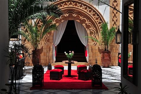Moroccan Patios Courtyards Ideas Photos Decor And Inspirations