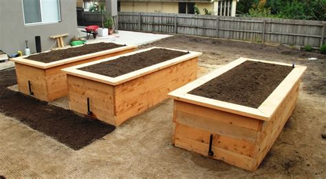 Raised garden beds take the backache out of tending to the garden and make it easy to establish the healthy soil conditions needed for a productive vegie patch. cypress-raised-garden-beds-ringwood - Leaf, Root & Fruit ...