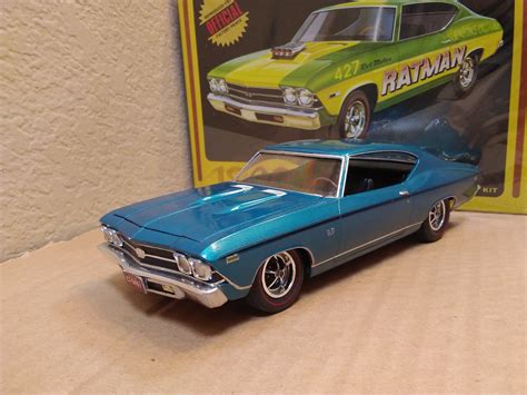 1969 Chevy Chevelle Hardtop Plastic Model Car Kit 1