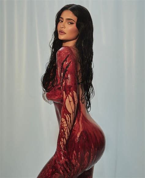 Kylie Jenners Latest Photo Has Sparked Mixed Reactions Online Some Fans Find It Disturbing