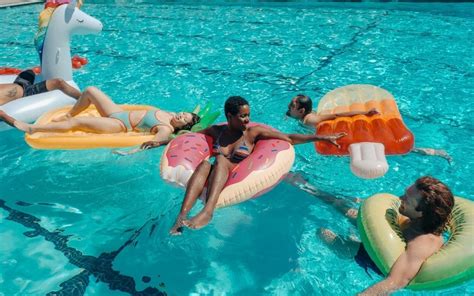 Pool Party Organisez Une Fête Mémorable Swimmy Le Blog Dédié à Lunivers De La Baignade