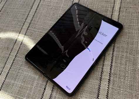 Samsungs New Galaxy Fold Screen Breaks On First Day Of Use
