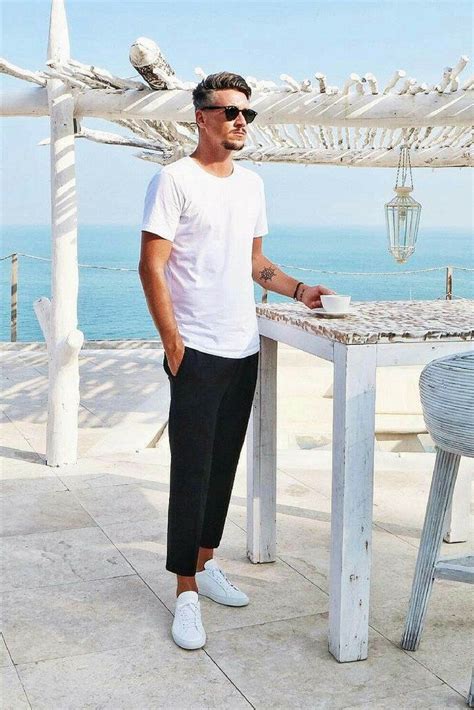 9 Amazingly Simple Everyday Outfit Ideas For Men In 2021 Minimalist
