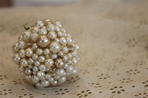 See more ideas about ornaments, ball ornaments, quilted ornaments. do it yourself divas: DIY: Pearl Ornament