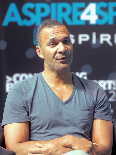 His interest in football began when he was a child, playing street football. Ruud Gullit - Wikipedia, la enciclopedia libre