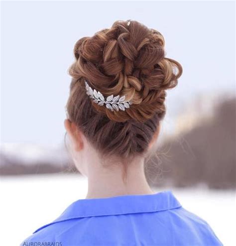Pin them underneath the hair to keep them secure and invisible. 20 Cute Upside-Down French Braid Ideas