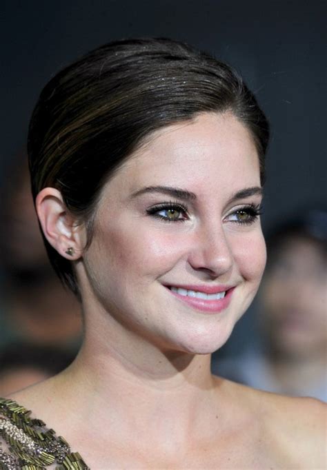 Shailene Woodley Side Parted Short Straight Haircut Styles Weekly