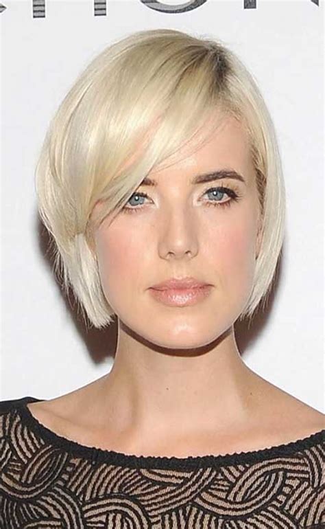 Insert a partial side part to create a soft side bang. 10 Bob Cut Hairstyles For Oval Faces | Bob Hairstyles 2018 ...