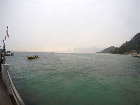 Daftar masuk dan welcome drink. I DREAM. I HOPE. I BELIEVE: Pulau Tioman: Dari Pulau ...