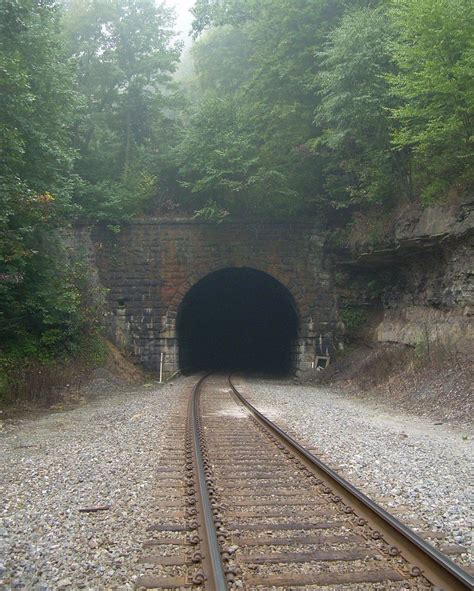 Bridgehunter.com | CSX - Pinkerton Tunnel