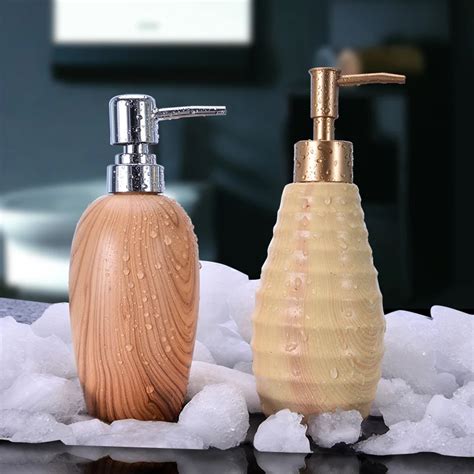 High Grade Wood Ceramic Soap Bottle European Creative Shower Gel