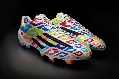 The latest tweets from lionel ferro (@lionelferro). Adidas lança chuteira para comemorar aniversário de Lionel ...