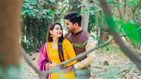 Pre wedding photography is the new craze among the couples. Pre wedding photo shoot - YouTube