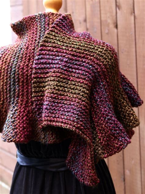 Knitted shawl with ruffled edge