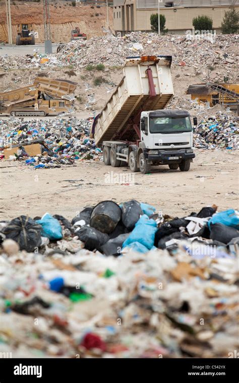 Lorry Tipping On Landfill Hi Res Stock Photography And Images Alamy