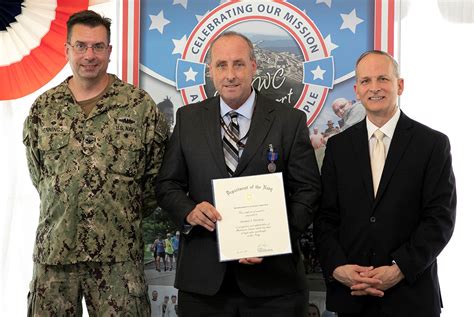 Nuwc Division Newport Employees Receive Department Of Navy Civilian