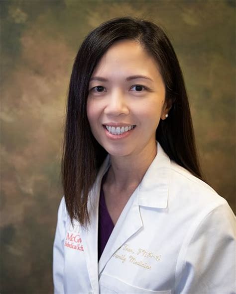 Thuy T Tran Ut Physicians Nurse Practitioner In Houston Texas