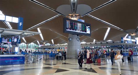 Scammer snares holidaymakers  TTR Weekly