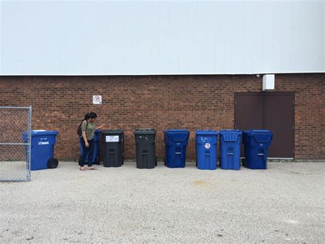 Committee Agrees To Get Their Blue And Green Bins In Order Toronto
