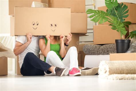 Funny Moving House Stock Image Image Of Horizontal Happy 35287233