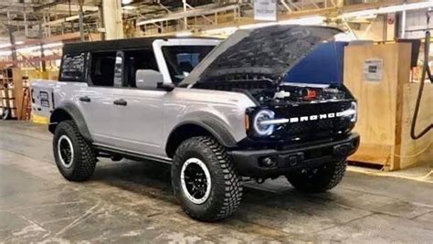 New Ford Bronco 2020 Leaked Jeep Wrangler Rival And Baby Sport Suv