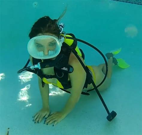 Pin By Colin Davison On Snorkelling Scuba Girl Snorkelling Underwater