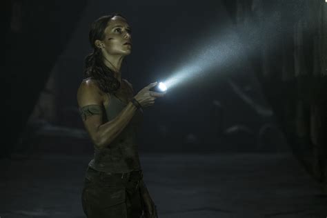 Tomb Raider Review Alicia Vikander Reboots The Franchise With A Firm