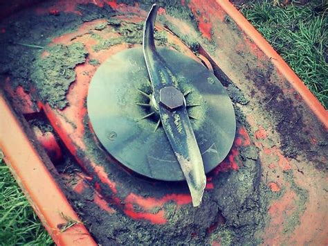 How To Know If Mower Blade Is Bent