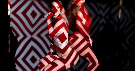 Jennifer Lopez And Iggy Azalea Perform Onstage At The Amas Mirror Online