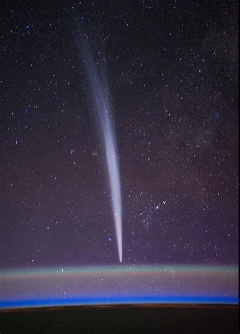 Absolutely Spectacular Photos Of Comet Lovejoy From The Space Station