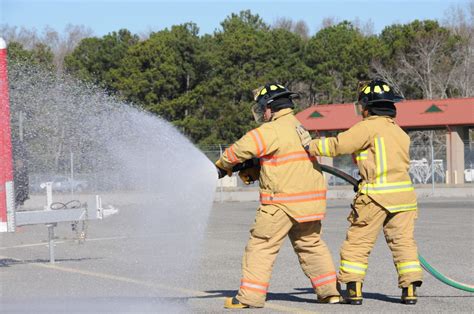 Soldier Civilian Firefighters Work Together On Hunter Article The
