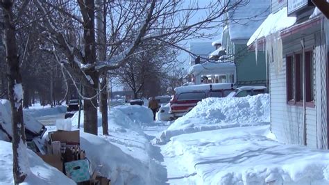 شاهد ارتفاع الثلوج في بافلو نيويورك A Watch The Snow Rise In Buffalo