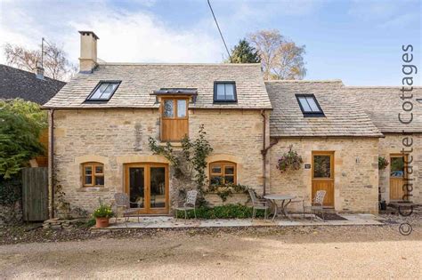 You now seldom see a 20+ beams, but when you do it is a sight to behold. Oyster Barn is a beautifully converted barn in the lovely ...