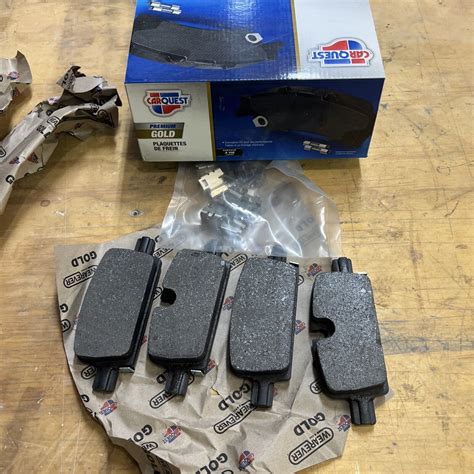 Disc Brake Pad Set-Premium Gold Ceramic Rear Brake Pads CARQUEST