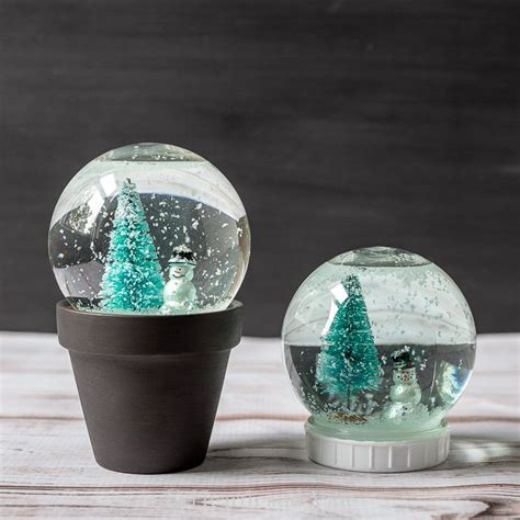 Diy Snow Globe A Fun And Easy Christmas Craft Diy Snow Globe