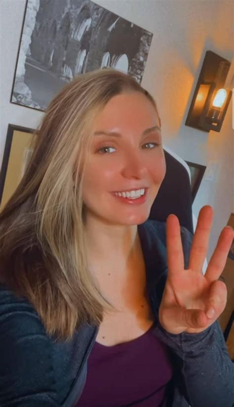 Lauren Is Telling Us How Many Cocks She Likes To Suck At Once Scrolller