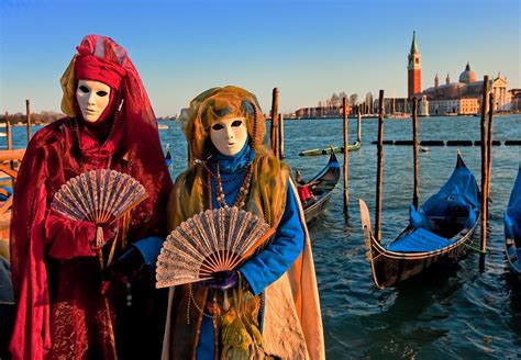 Traveling Italy By Train Carnival Of Venice Visit Venice Venice Italy