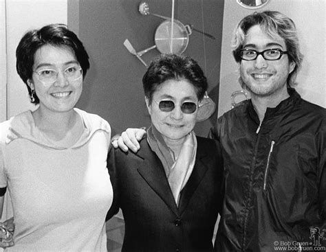Yoko Ono Kyoko Cox And Sean Lennon Nyc 1998