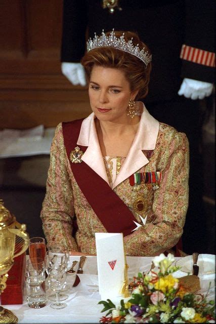 Royalty And Their Jewelry Queen Noor Royal Crown Jewels Royal Tiaras